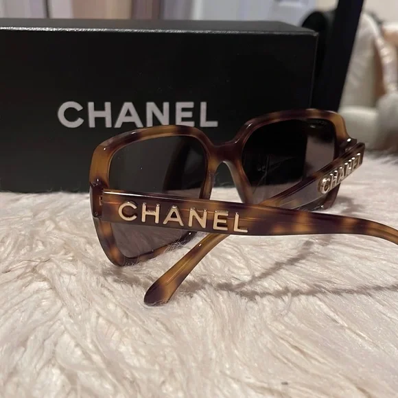 Chanel Brown sunglasses brand new with box Chanel Sunglasses 5513-A c.714/S5 Tortoise Tweed Cat Eye  main image 4